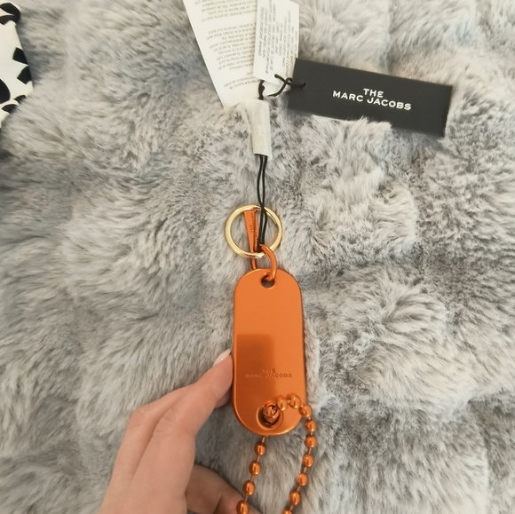NEW Marc Jacobs Key Ring Keychain Bag Tag RAre To Find - Picture 3 of 3